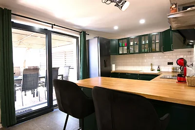 Villa 3QB - Split by Villas Guide