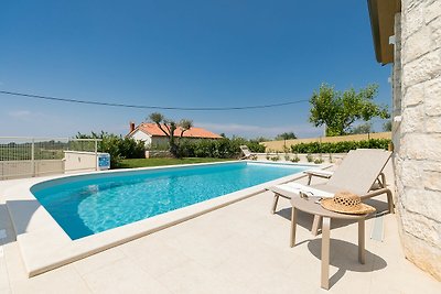 Beautiful villa Keli with pool in Vizinada