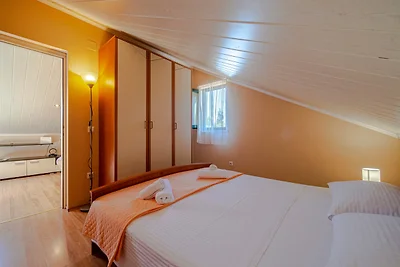 Apartman Mario with pool by Villas Guide
