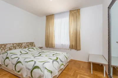 Apartman Zora 2 by Villas Guide