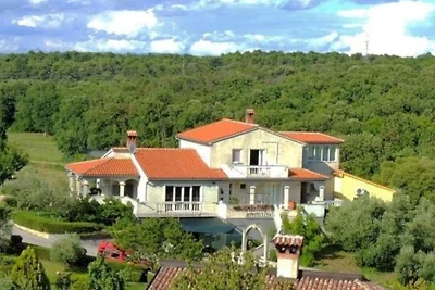 Studio apartment Flora by Villas Guide