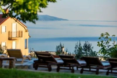 Apartman Max by Villas Guide