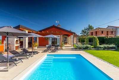 Activity villa Marula with outdoor pool in...