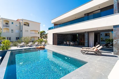 Suva Punta Elite by Villas Guide