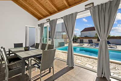 Holiday home Feniks by Villas Guide