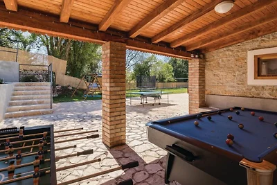 Lukini dvori by Villas Guide