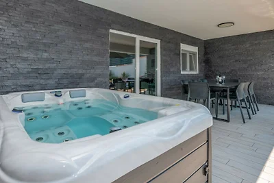 Villa Ella - Makarska by Villas Guide