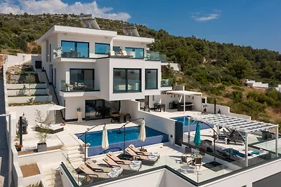 Villa Ocean by Villas Guide