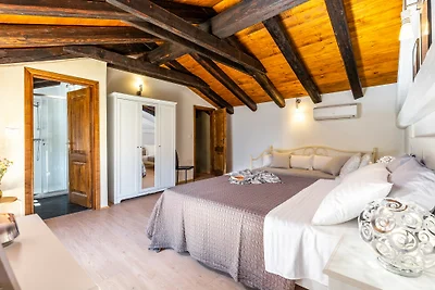 Villa Jadreska by Villas Guide