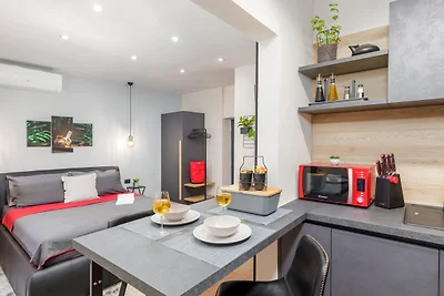Modern & warm studio near Arena by Villas...