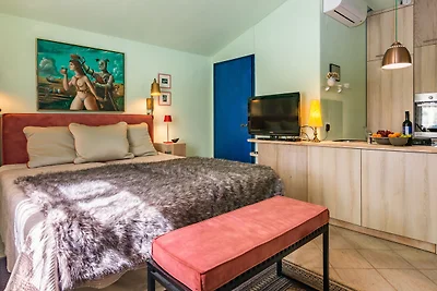 Little blue House by Villas Guide