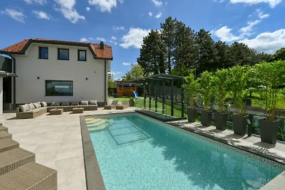 Villa Lady Berga by Villas Guide