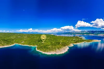 Villa Ruby beachfront by Villas Guide