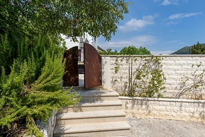 House on the rock by Villas Guide