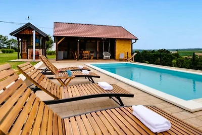 Villa Mali Sokol by Villas Guide