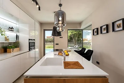 Villa Lipa Tree by Villas Guide