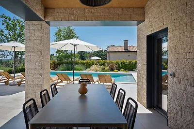Luxury villa Pedena with pool and jacuzzi in...