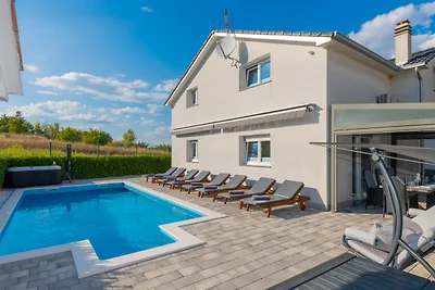 Villa Anteo-Split by Villas Guide