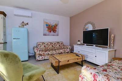 Villa Hemingway beachfront by Villas Guide