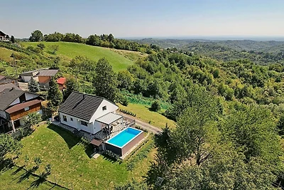 Holiday Home Lipa by Villas Guide