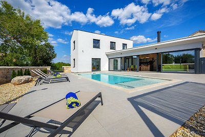 Beautiful Villa 115 with pool in Visnjan