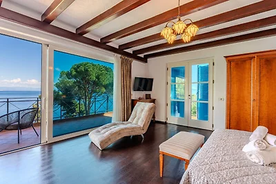 Villa Palazzo del mar Opatija by Villas Guide