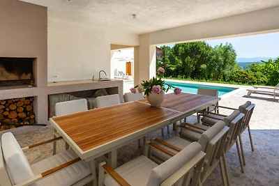 Vila il Giardino Segreto with pool by Villas...