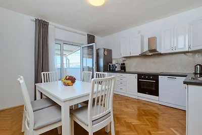 Apartment Mediera sea view 1 by Villas Guide