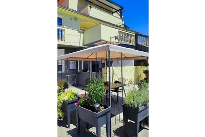 Studio apartment Flora by Villas Guide