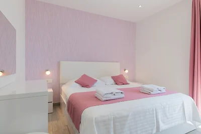 Apartman Mia 7 - Omiš by Villas Guide