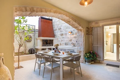 Villa Palazzo Antiqua beachfront Vis by Villa...