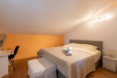 Apartman Max 3 by Villas Guide