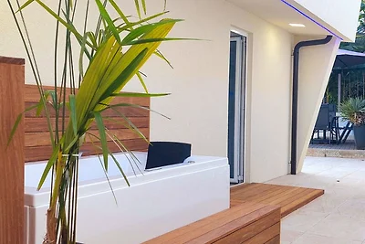 Villa Eduarda pool&whirpool by Villas Guide