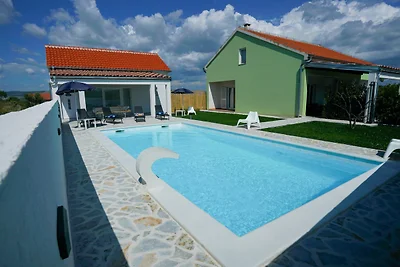 Green Escape Holiday House by Villas Guide