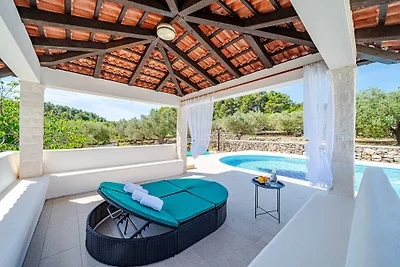 Villa Bradat by Villas Guide