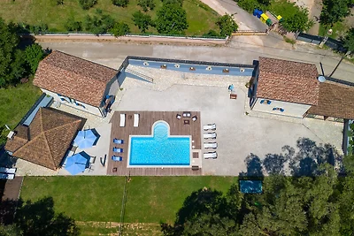 Lukini dvori by Villas Guide