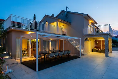 Vila Oleander - Malinska by Villas Guide