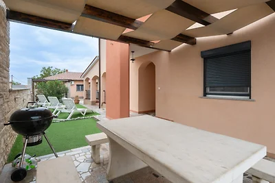 Apartman Damir 1 by Villas Guide