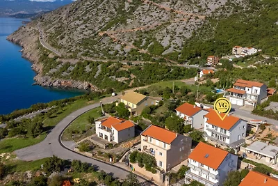 Charm Apartment by Villas Guide