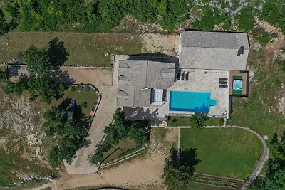 Villa Mir - Makarska by Villas Guide