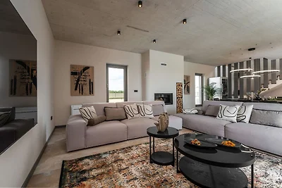 Villa Lipa Tree by Villas Guide