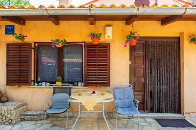 House Mirjana with pool by Villas Guide