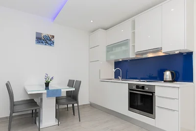 Apartman Mia 2 - Omiš by Villas Guide