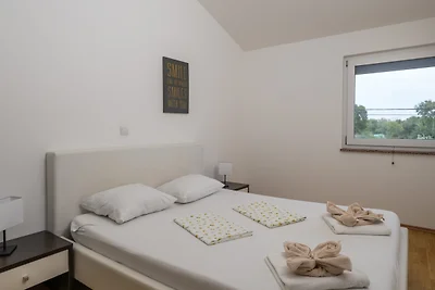 Apartman Damir 1 by Villas Guide