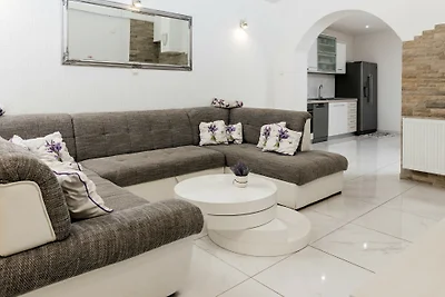 Villa Marijana-Makarska by Villas Guide