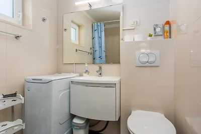 Apartman Sunshine Njivice Krk by Villas Guide