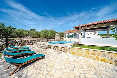Villa Bradat by Villas Guide