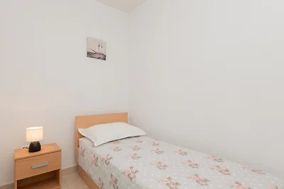 Studio Apartman Erstic 6 - Baška Voda by Vill...