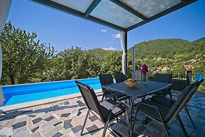 Holiday Home Lipa by Villas Guide