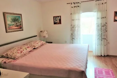 House Mirjana with pool by Villas Guide